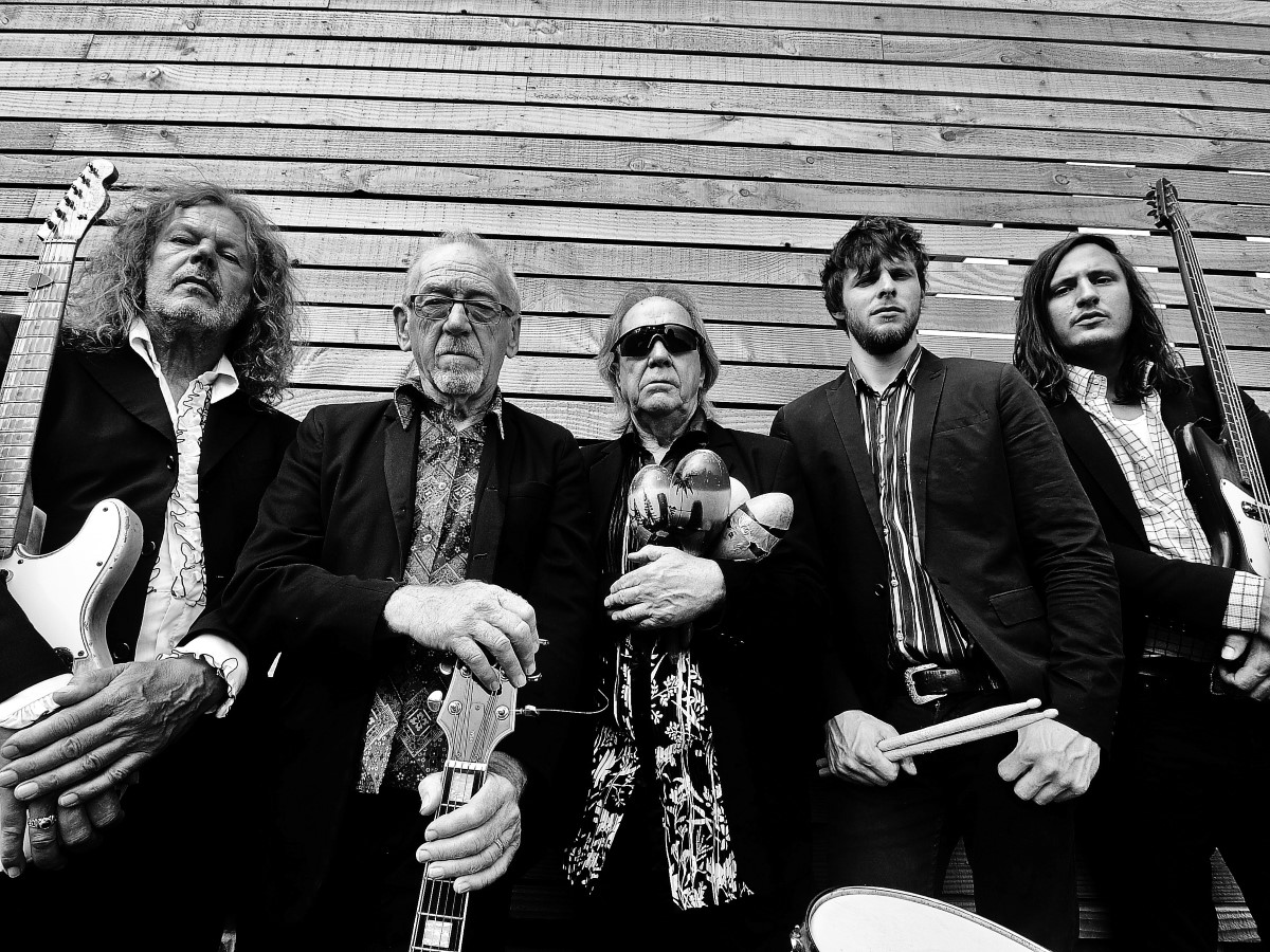 THE PRETTY THINGS