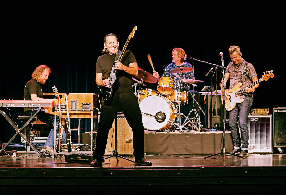 Tommy Castro & The Painkillers